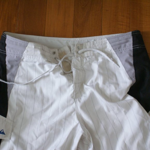 USED early 2000 Quiksilver Boardshorts men's size 34 - Picture 3 of 8
